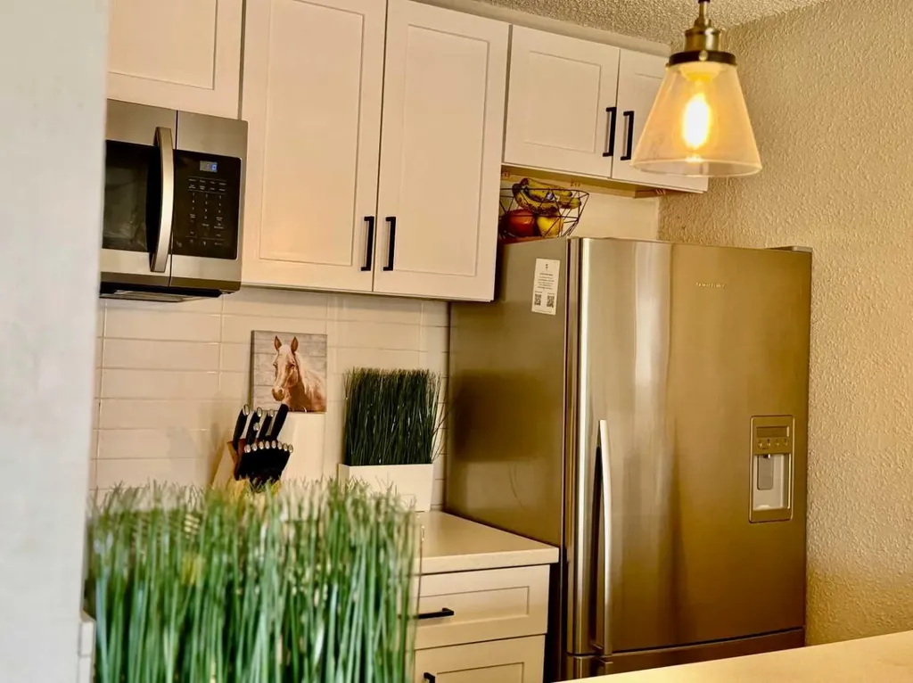 221 6 Avenue SE Calgary AB T3G 4Z9