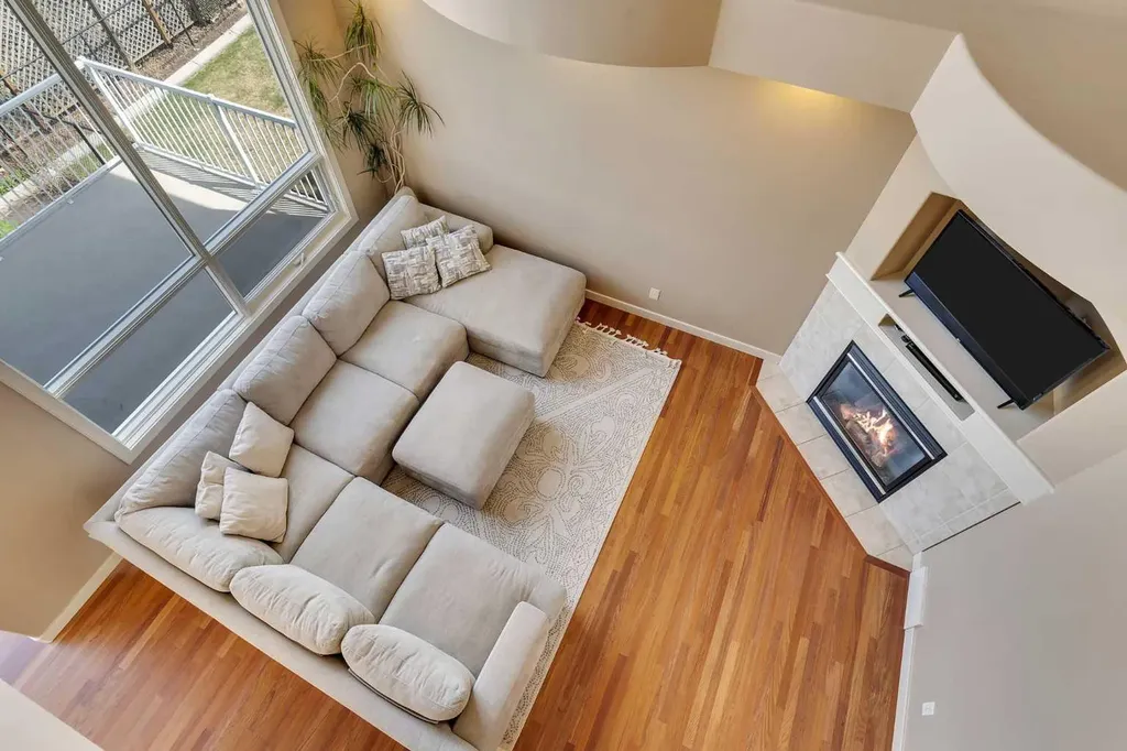 273 Everglade Circle SW Calgary AB T2Y 4M8