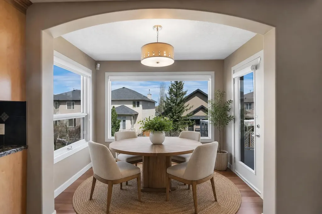 273 Everglade Circle SW Calgary AB T2Y 4M8