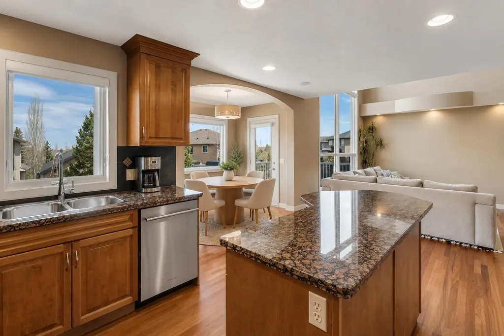 273 Everglade Circle SW Calgary AB T2Y 4M8