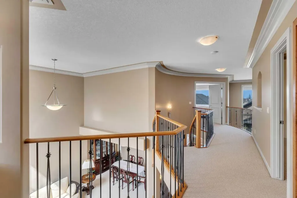 273 Everglade Circle SW Calgary AB T2Y 4M8