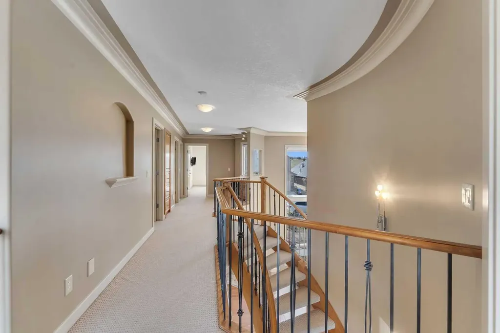 273 Everglade Circle SW Calgary AB T2Y 4M8