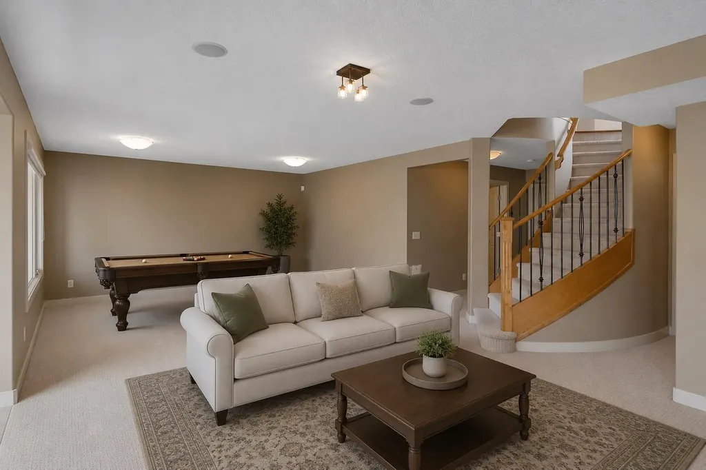273 Everglade Circle SW Calgary AB T2Y 4M8