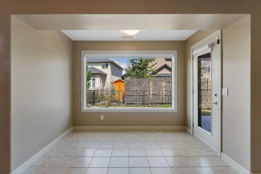 273 Everglade Circle SW Calgary AB T2Y 4M8