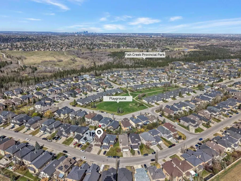 273 Everglade Circle SW Calgary AB T2Y 4M8