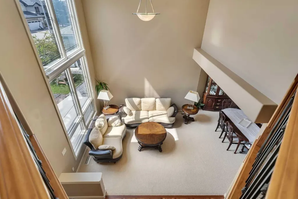 273 Everglade Circle SW Calgary AB T2Y 4M8