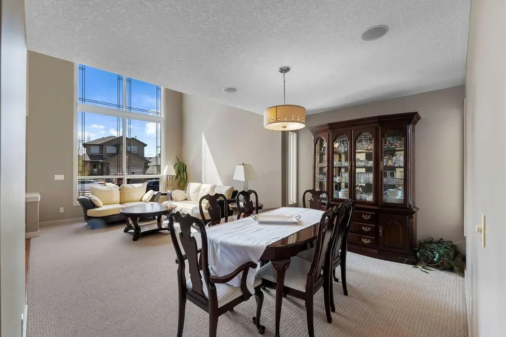 273 Everglade Circle SW Calgary AB T2Y 4M8