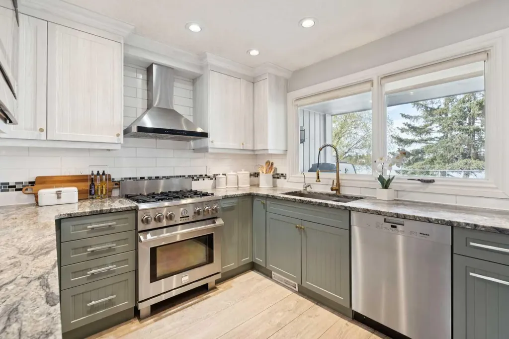 20 Midpark Crescent SE Calgary AB T2X 1P3