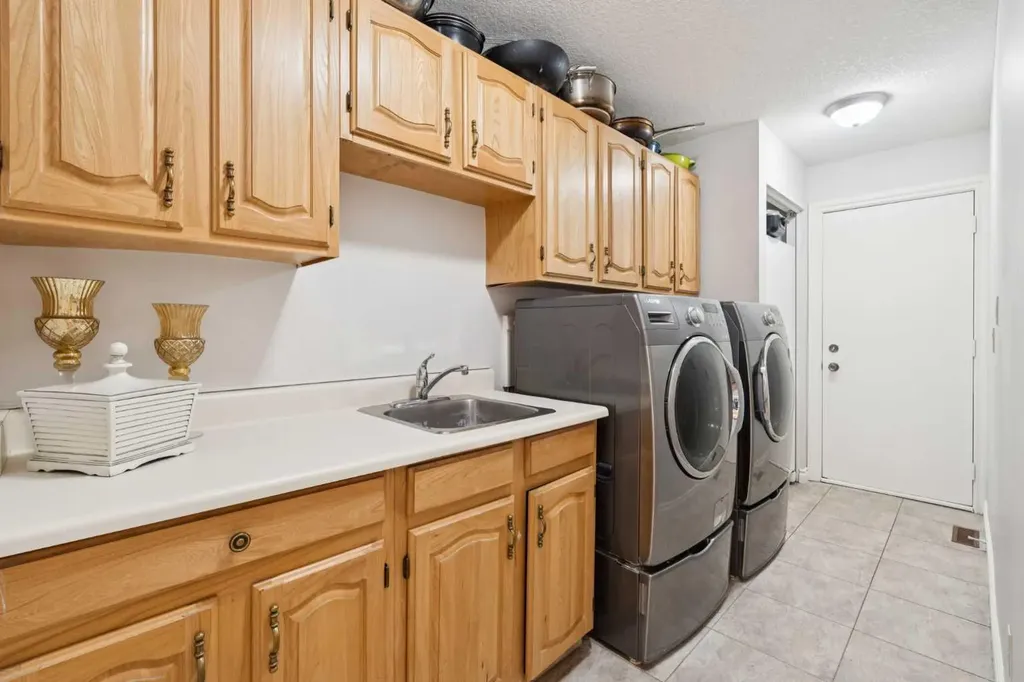 20 Midpark Crescent SE Calgary AB T2X 1P3
