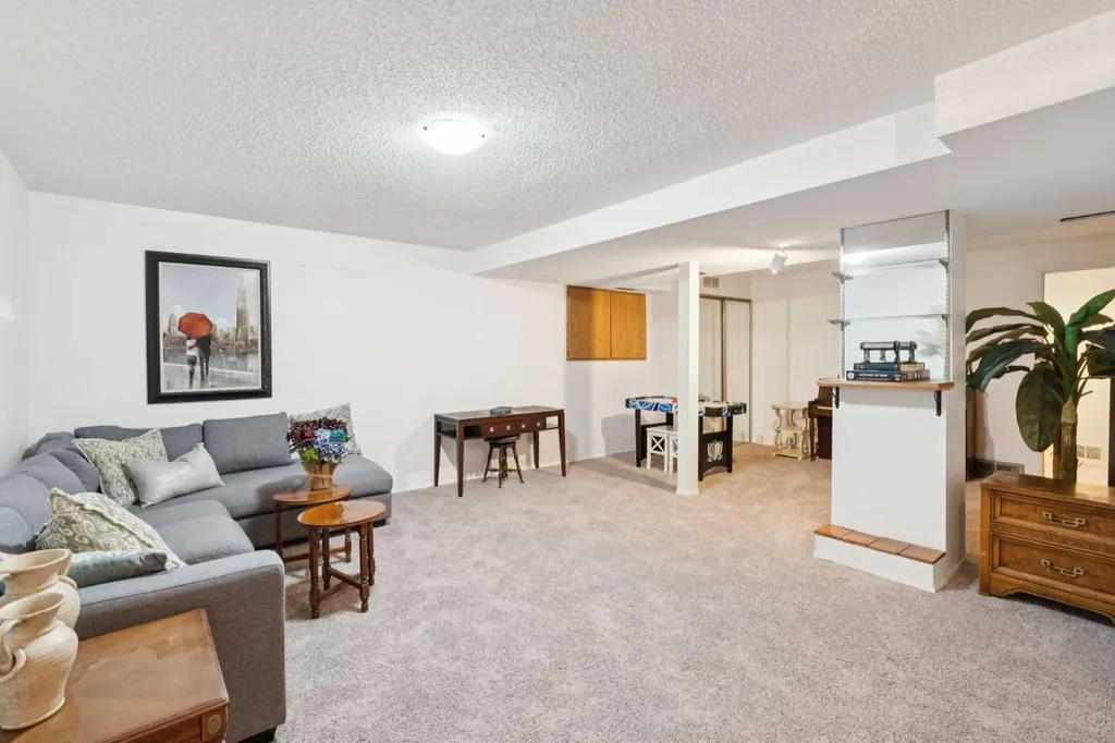 20 Midpark Crescent SE Calgary AB T2X 1P3