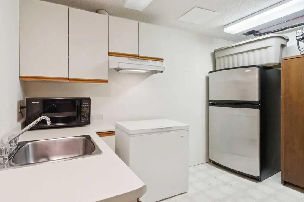 20 Midpark Crescent SE Calgary AB T2X 1P3
