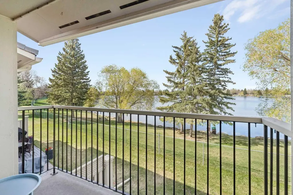 20 Midpark Crescent SE Calgary AB T2X 1P3
