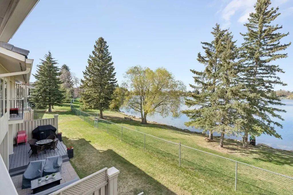 20 Midpark Crescent SE Calgary AB T2X 1P3