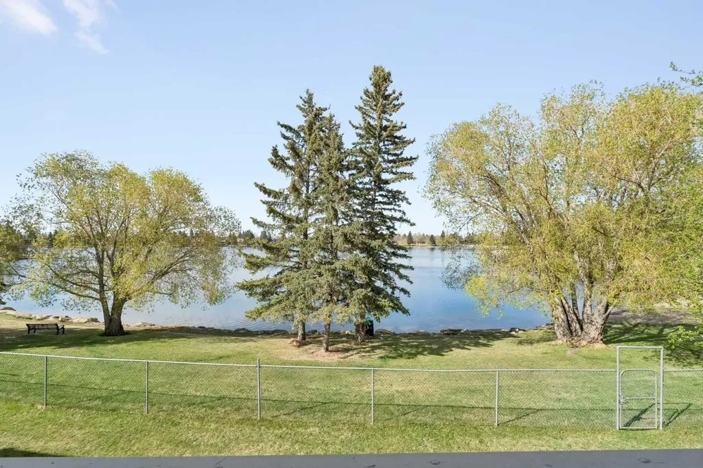 20 Midpark Crescent SE Calgary AB T2X 1P3