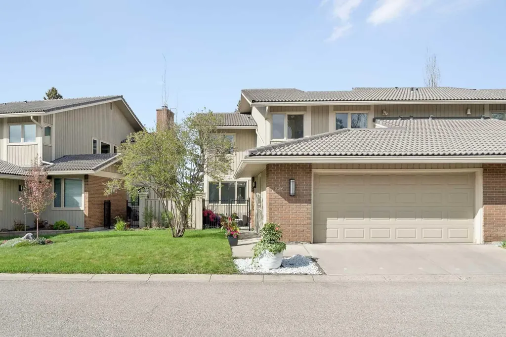 20 Midpark Crescent SE Calgary AB T2X 1P3
