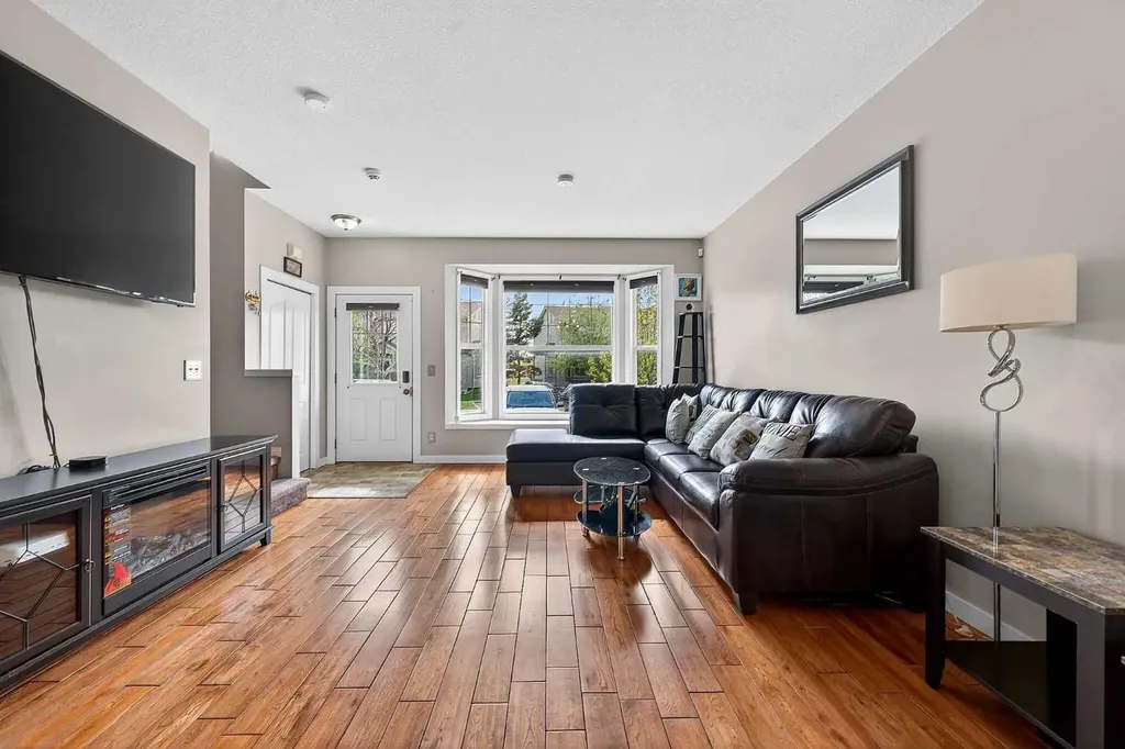 2005 Luxstone Boulevard SW Airdrie AB T4B 3J9