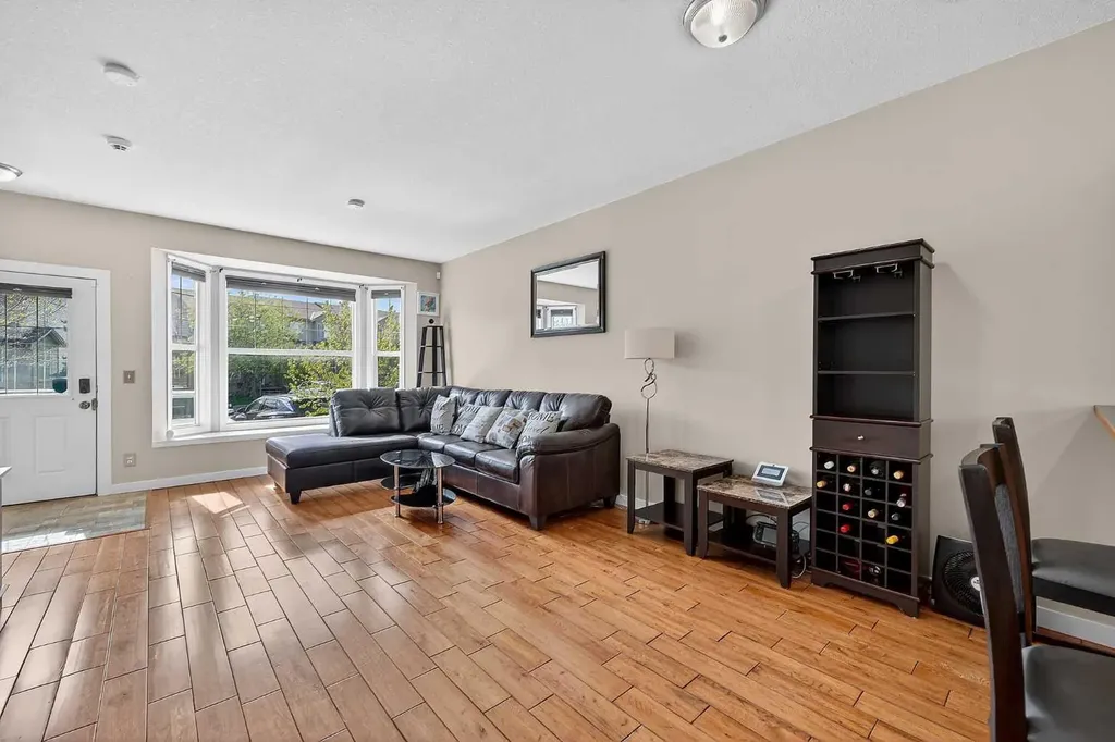 2005 Luxstone Boulevard SW Airdrie AB T4B 3J9