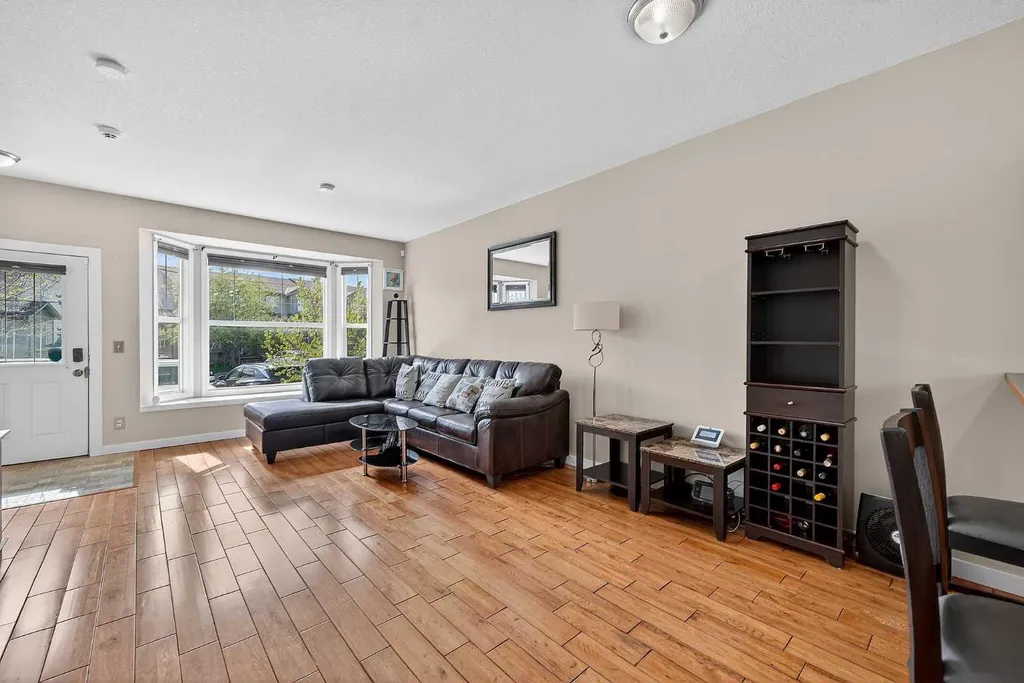 2005 Luxstone Boulevard SW Airdrie AB T4B 3J9
