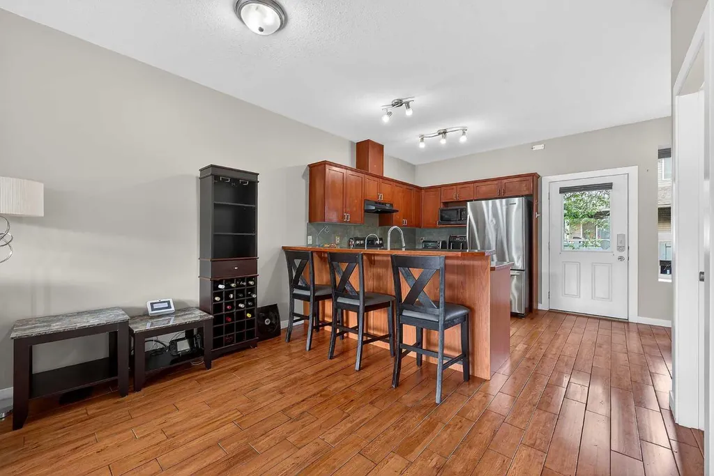 2005 Luxstone Boulevard SW Airdrie AB T4B 3J9