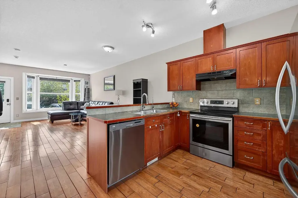 2005 Luxstone Boulevard SW Airdrie AB T4B 3J9