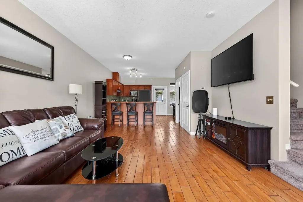 2005 Luxstone Boulevard SW Airdrie AB T4B 3J9