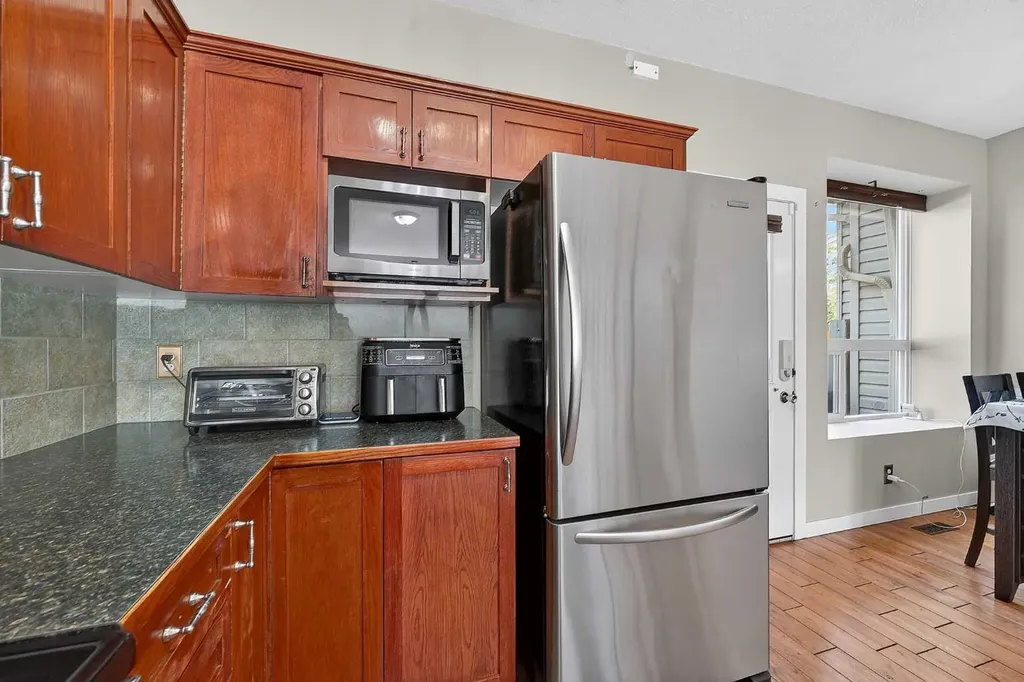 2005 Luxstone Boulevard SW Airdrie AB T4B 3J9