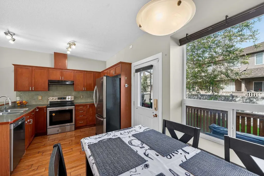 2005 Luxstone Boulevard SW Airdrie AB T4B 3J9