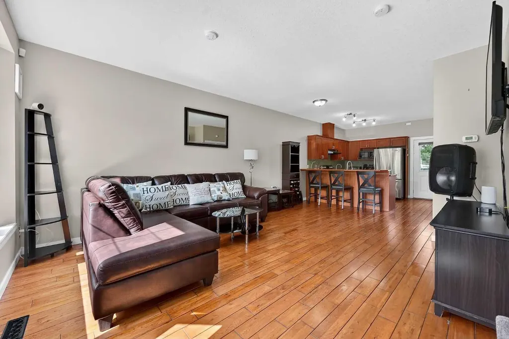 2005 Luxstone Boulevard SW Airdrie AB T4B 3J9