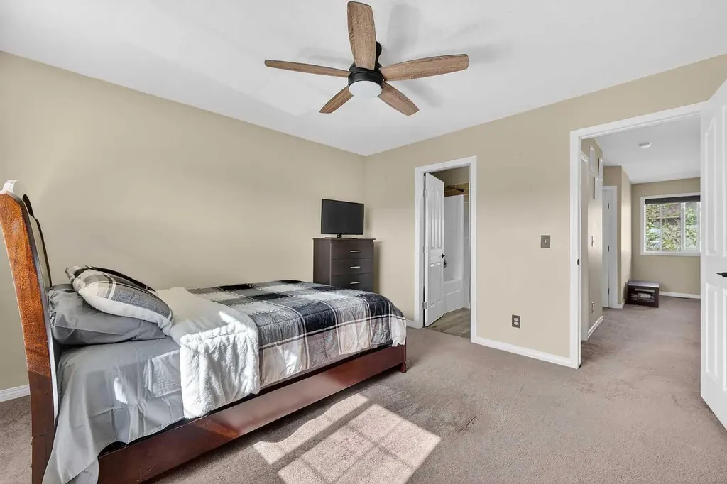 2005 Luxstone Boulevard SW Airdrie AB T4B 3J9