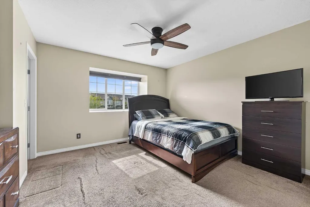 2005 Luxstone Boulevard SW Airdrie AB T4B 3J9