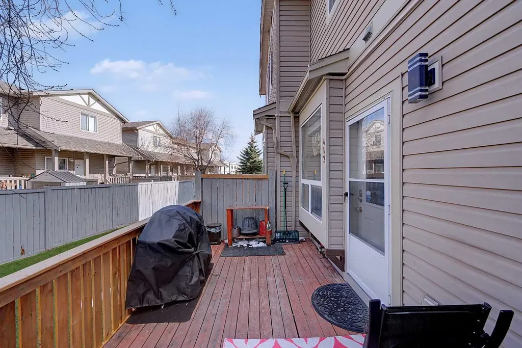 2005 Luxstone Boulevard SW Airdrie AB T4B 3J9