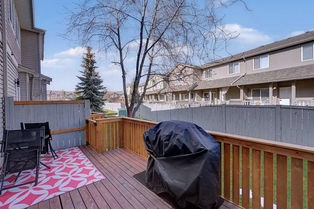 2005 Luxstone Boulevard SW Airdrie AB T4B 3J9