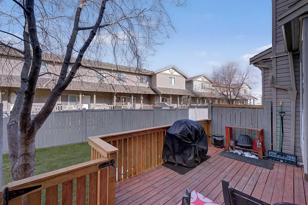 2005 Luxstone Boulevard SW Airdrie AB T4B 3J9