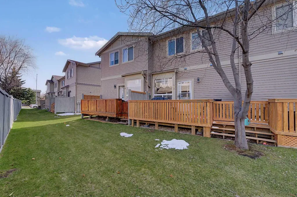 2005 Luxstone Boulevard SW Airdrie AB T4B 3J9