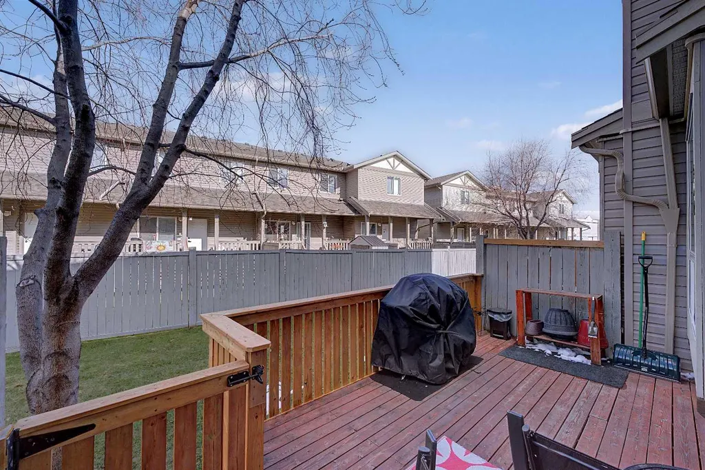 2005 Luxstone Boulevard SW Airdrie AB T4B 3J9