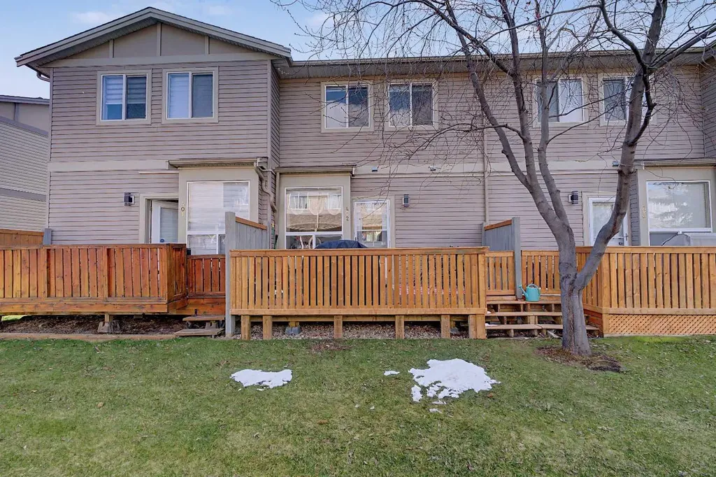 2005 Luxstone Boulevard SW Airdrie AB T4B 3J9