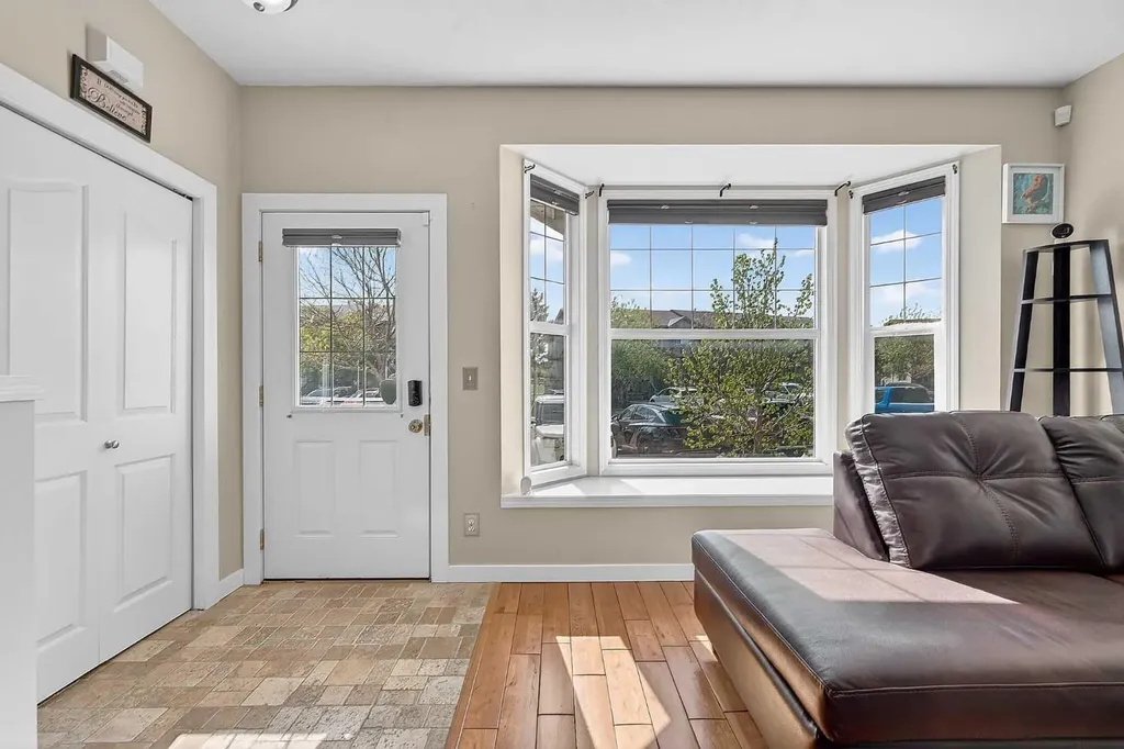 2005 Luxstone Boulevard SW Airdrie AB T4B 3J9