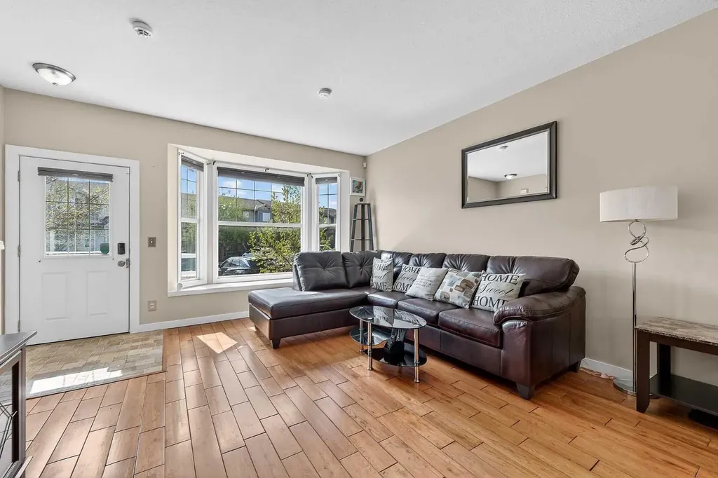 2005 Luxstone Boulevard SW Airdrie AB T4B 3J9