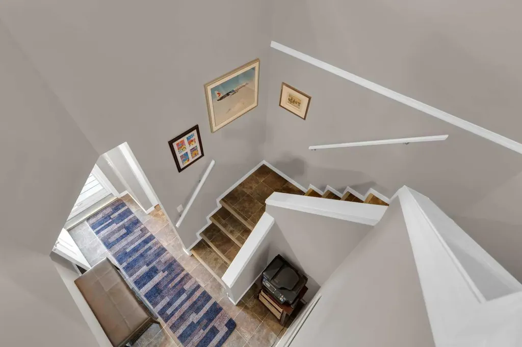 567 Edmonton Trail NE Airdrie AB T4B 2L4