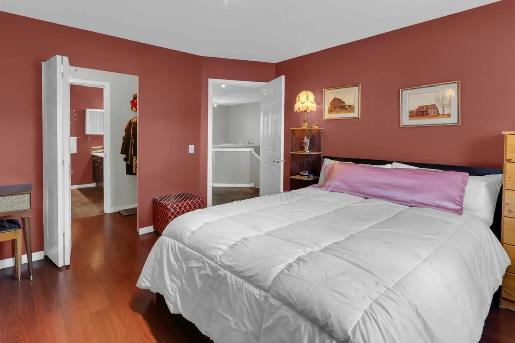 567 Edmonton Trail NE Airdrie AB T4B 2L4