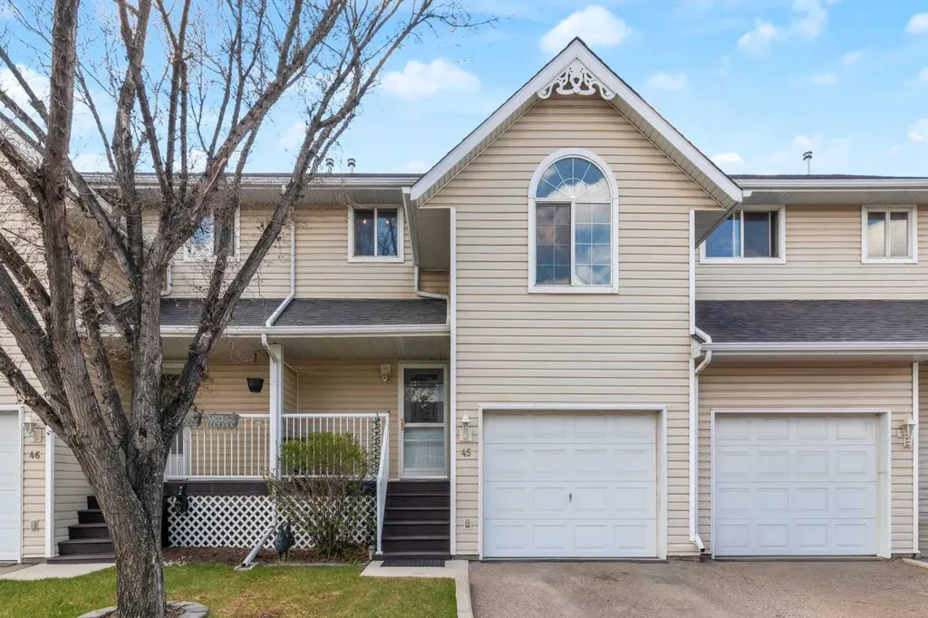567 Edmonton Trail NE Airdrie AB T4B 2L4