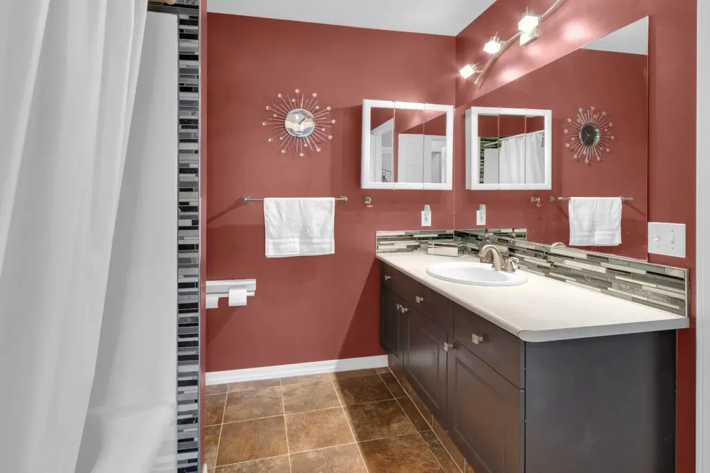 567 Edmonton Trail NE Airdrie AB T4B 2L4
