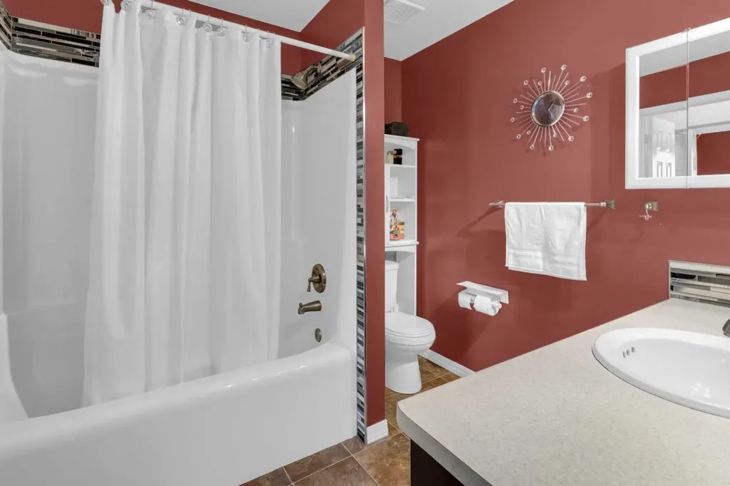 567 Edmonton Trail NE Airdrie AB T4B 2L4
