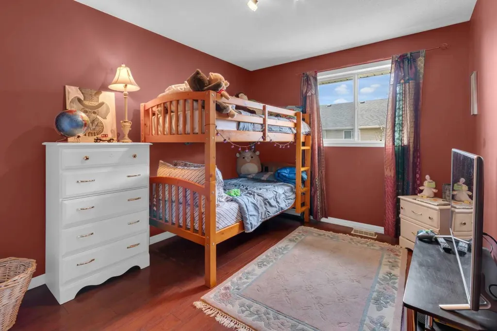 567 Edmonton Trail NE Airdrie AB T4B 2L4