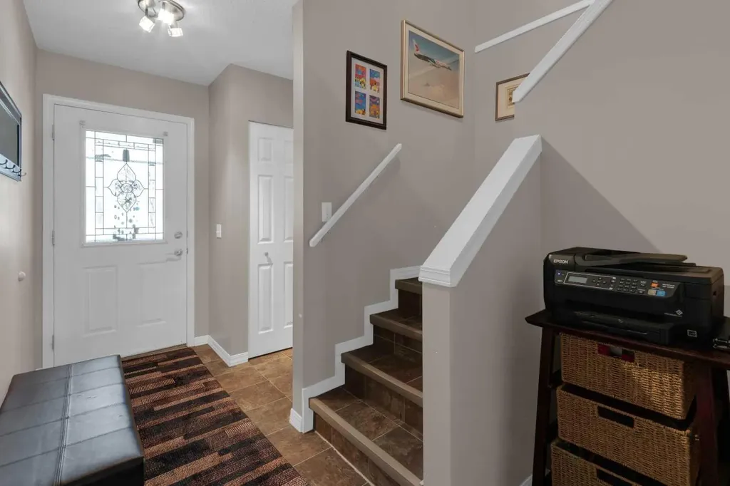 567 Edmonton Trail NE Airdrie AB T4B 2L4