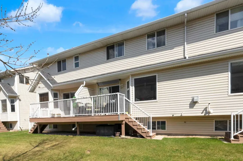 567 Edmonton Trail NE Airdrie AB T4B 2L4