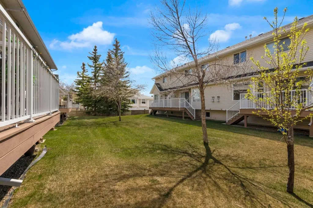 567 Edmonton Trail NE Airdrie AB T4B 2L4