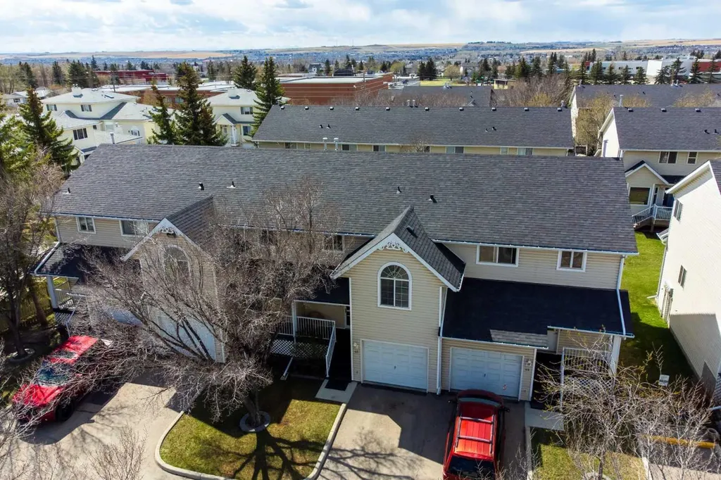 567 Edmonton Trail NE Airdrie AB T4B 2L4