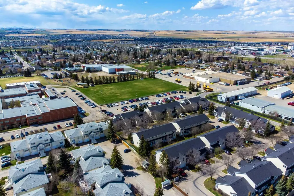 567 Edmonton Trail NE Airdrie AB T4B 2L4