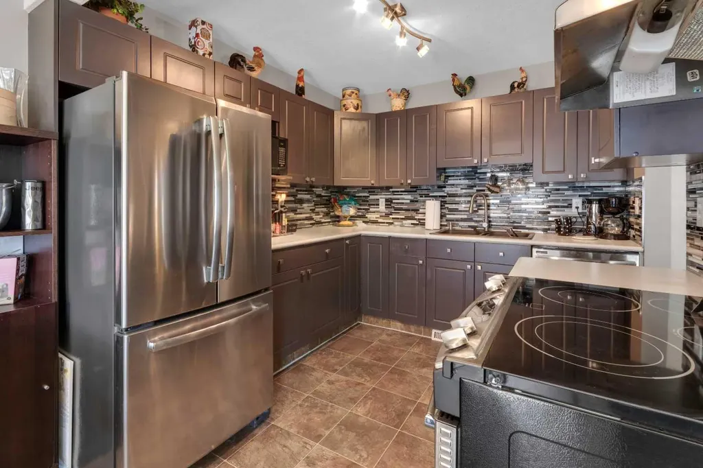 567 Edmonton Trail NE Airdrie AB T4B 2L4